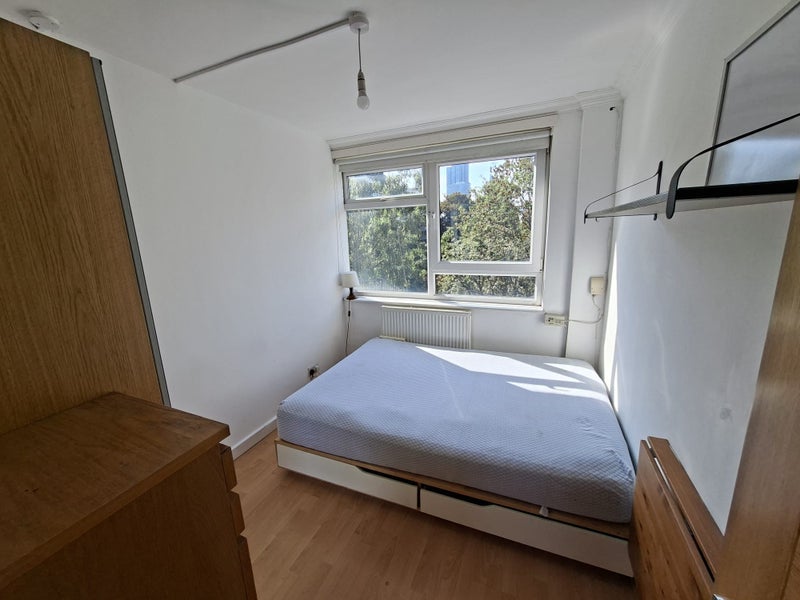 Room Cropley Street in Greater London