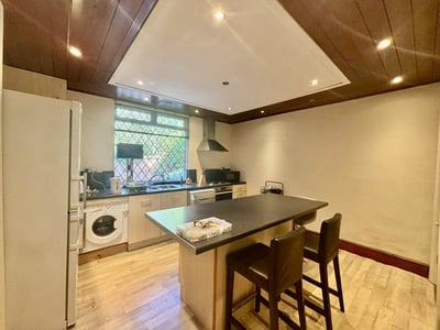 Flat Amesbury Road in Birmingham