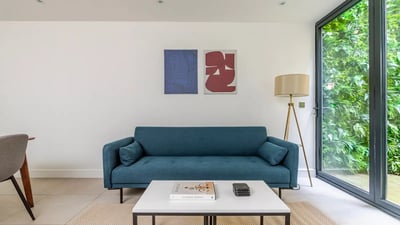 Flat Russell Gardens in Greater London