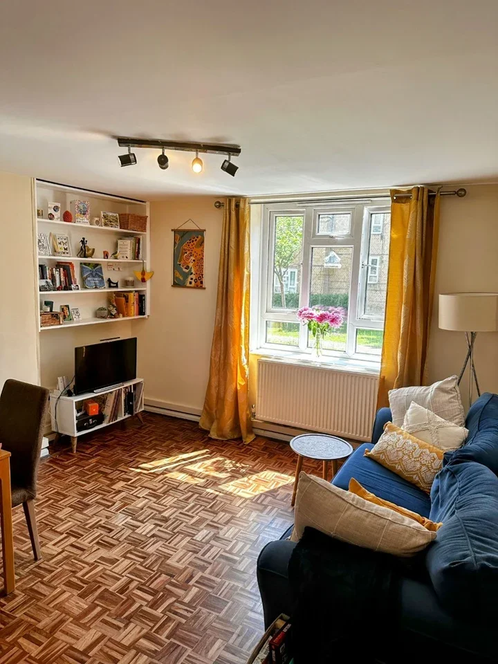 Flat Tulse Hill Estate in Greater London