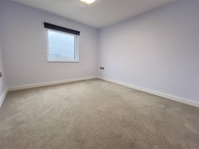 Flat The Green in Greater London