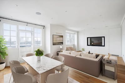 Flat Cheyne Walk in Greater London
