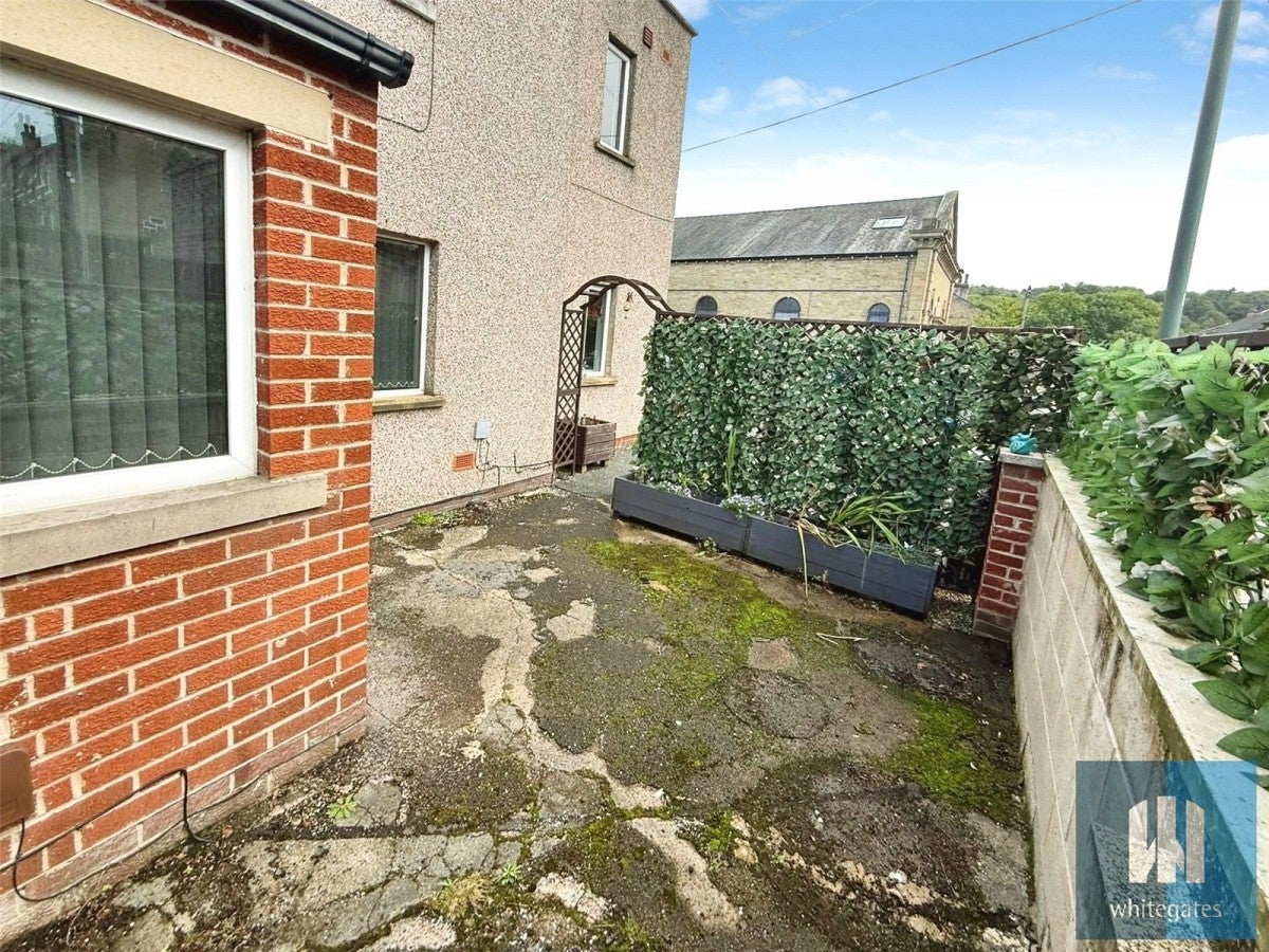 Flat Bentley Street in Kirklees