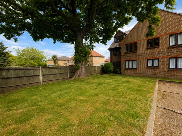 Flat Farm Road in Elmbridge
