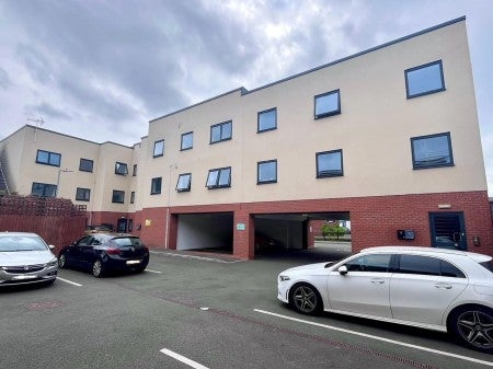 Flat Millfields Road in Wolverhampton