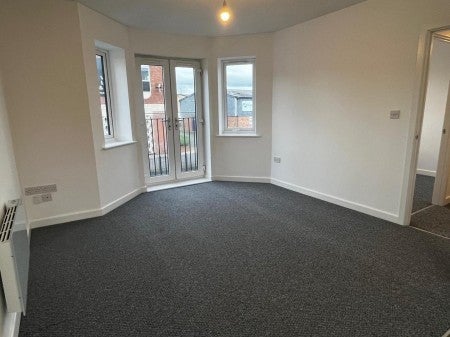 Flat Millfields Road in Wolverhampton