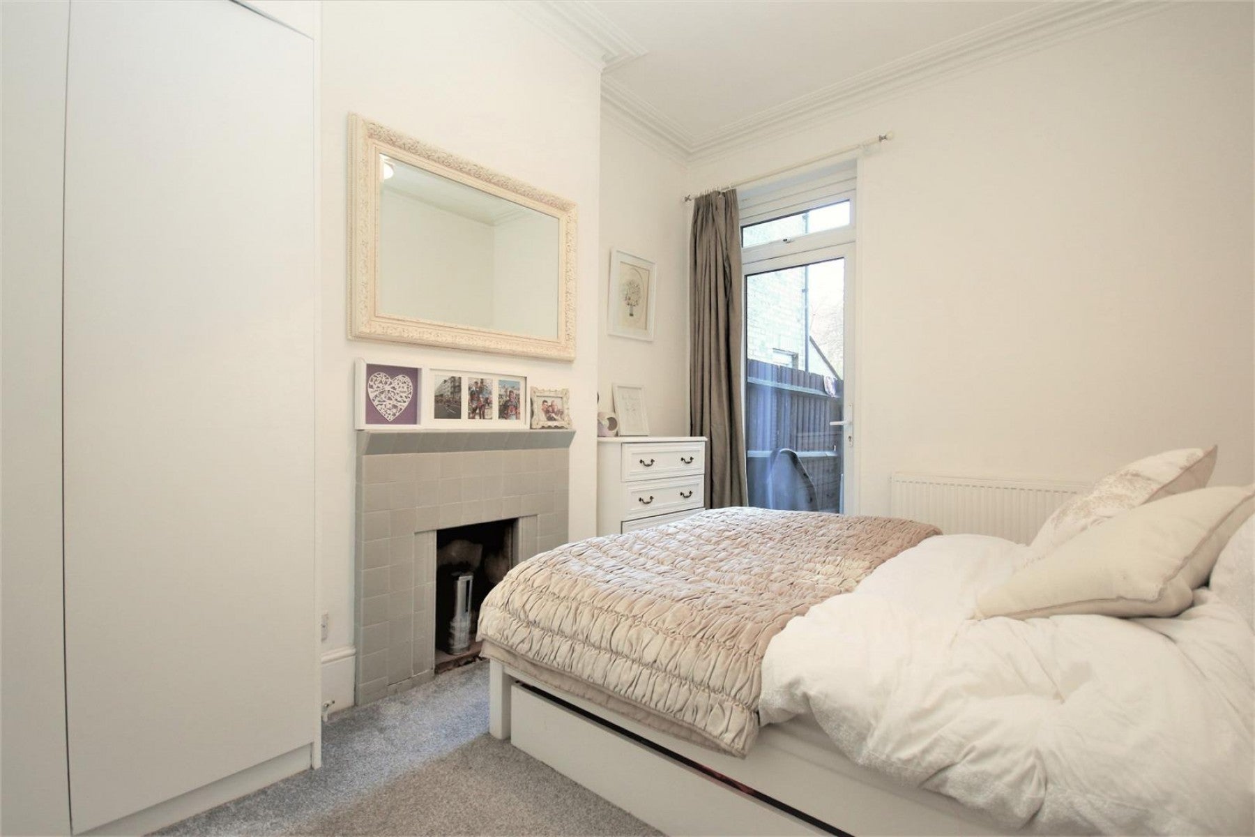 Flat Cheshire Road in Greater London
