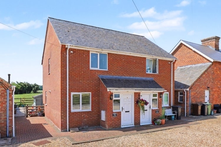 House Vicarage Road in Vale of White Horse