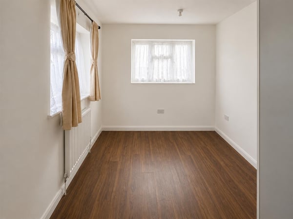 Room Merlin Crescent in Greater London