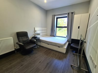 Room St Michael's Road in Coventry