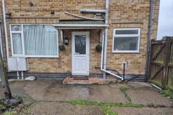 Flat Shelton Drive in Derby