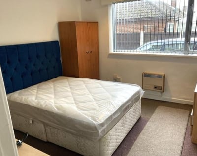 Flat Shelton Drive in Derby
