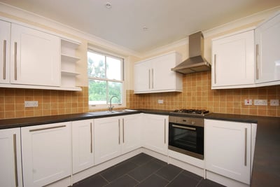 Flat Barry Road in Greater London