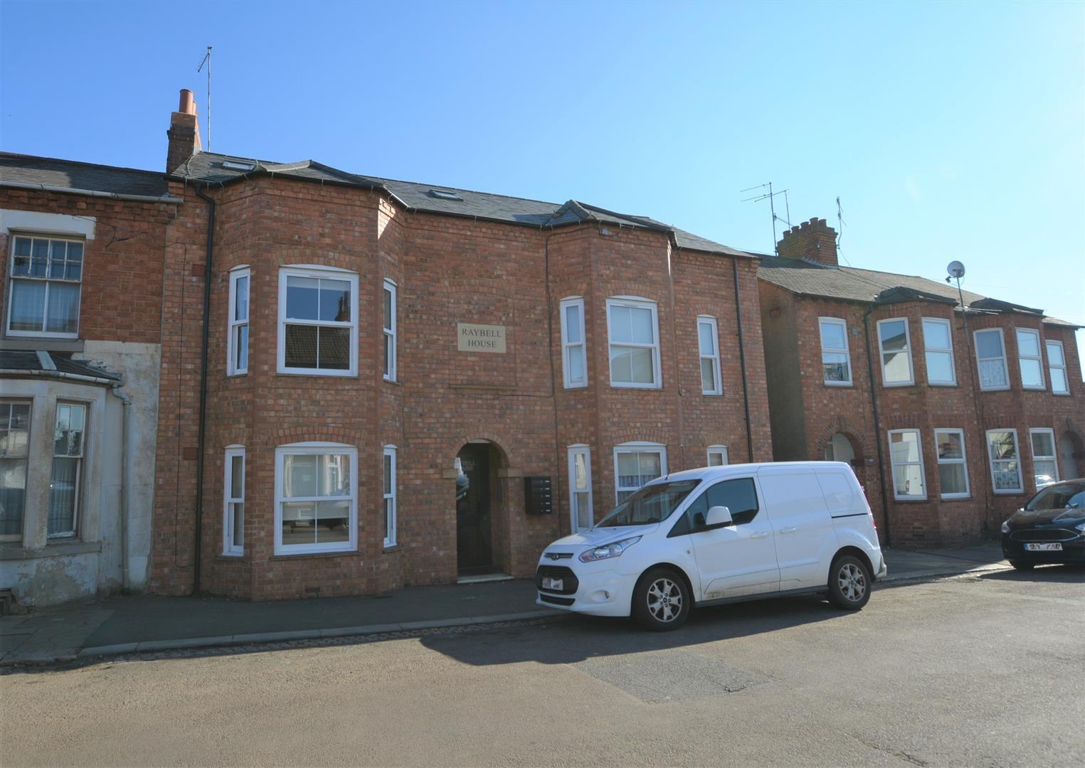 Flat Ruskin Road in Northampton
