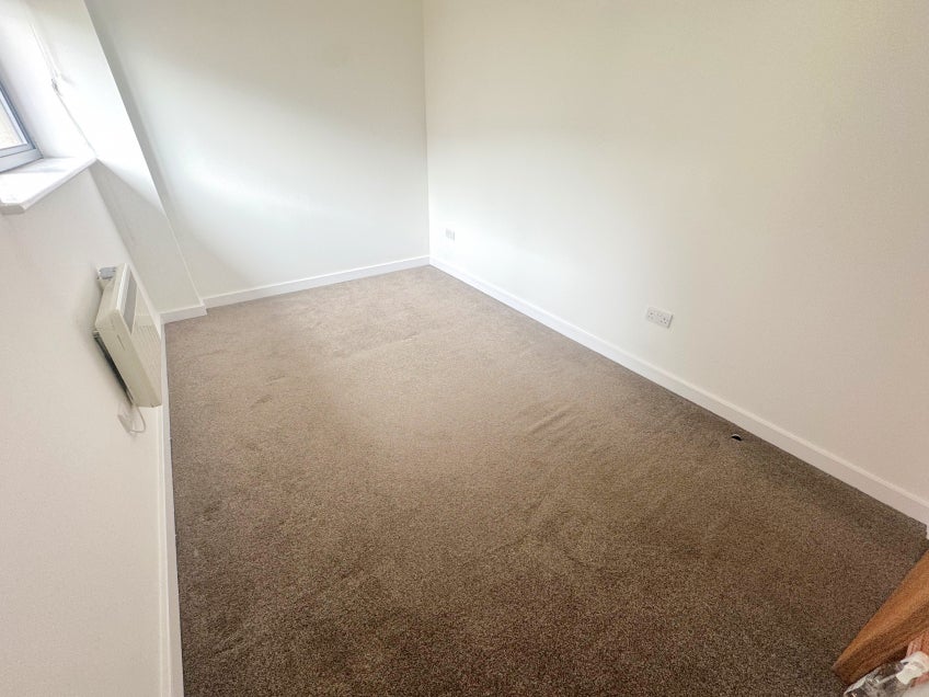 Flat Harrogate Road in Leeds