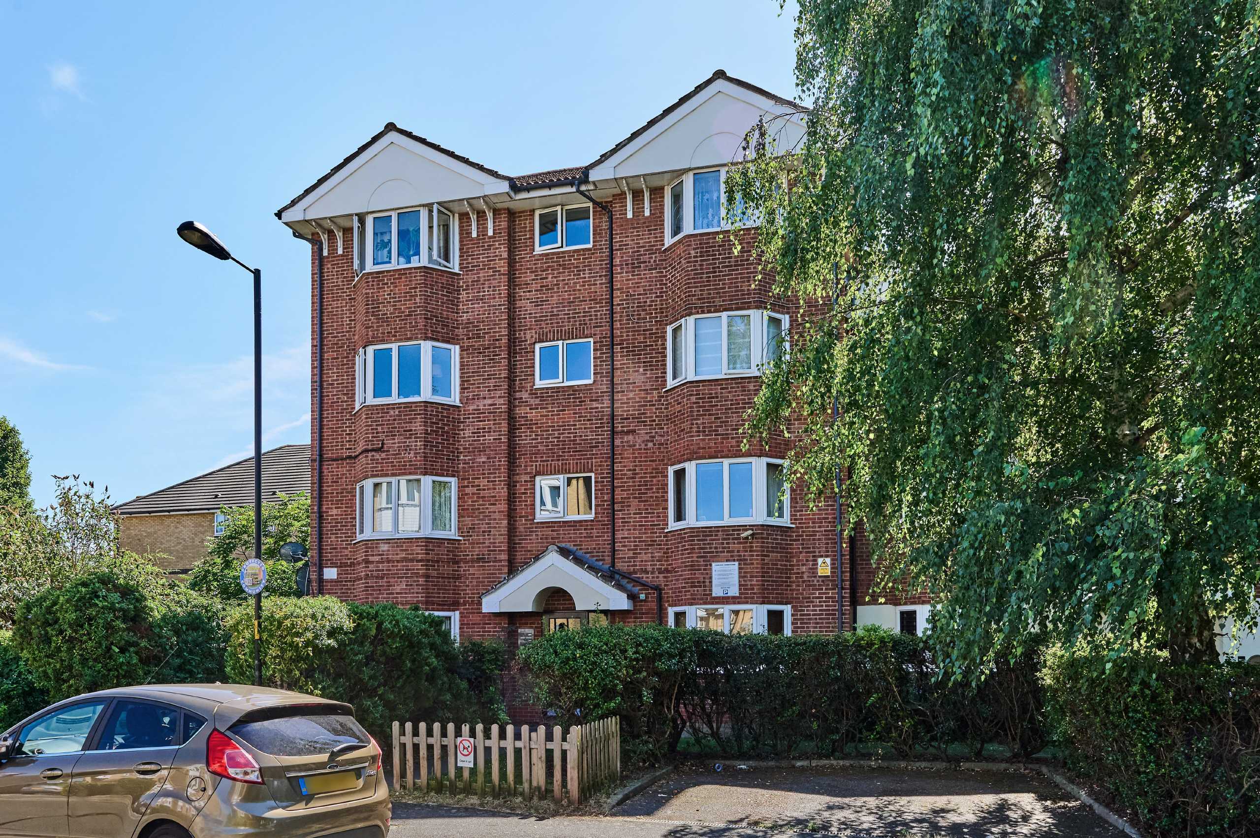 Flat Rossetti Road in Greater London