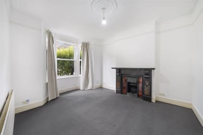 House Forward Drive in Greater London