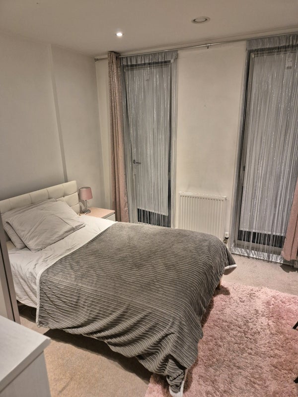 Room Swainson Road in Greater London
