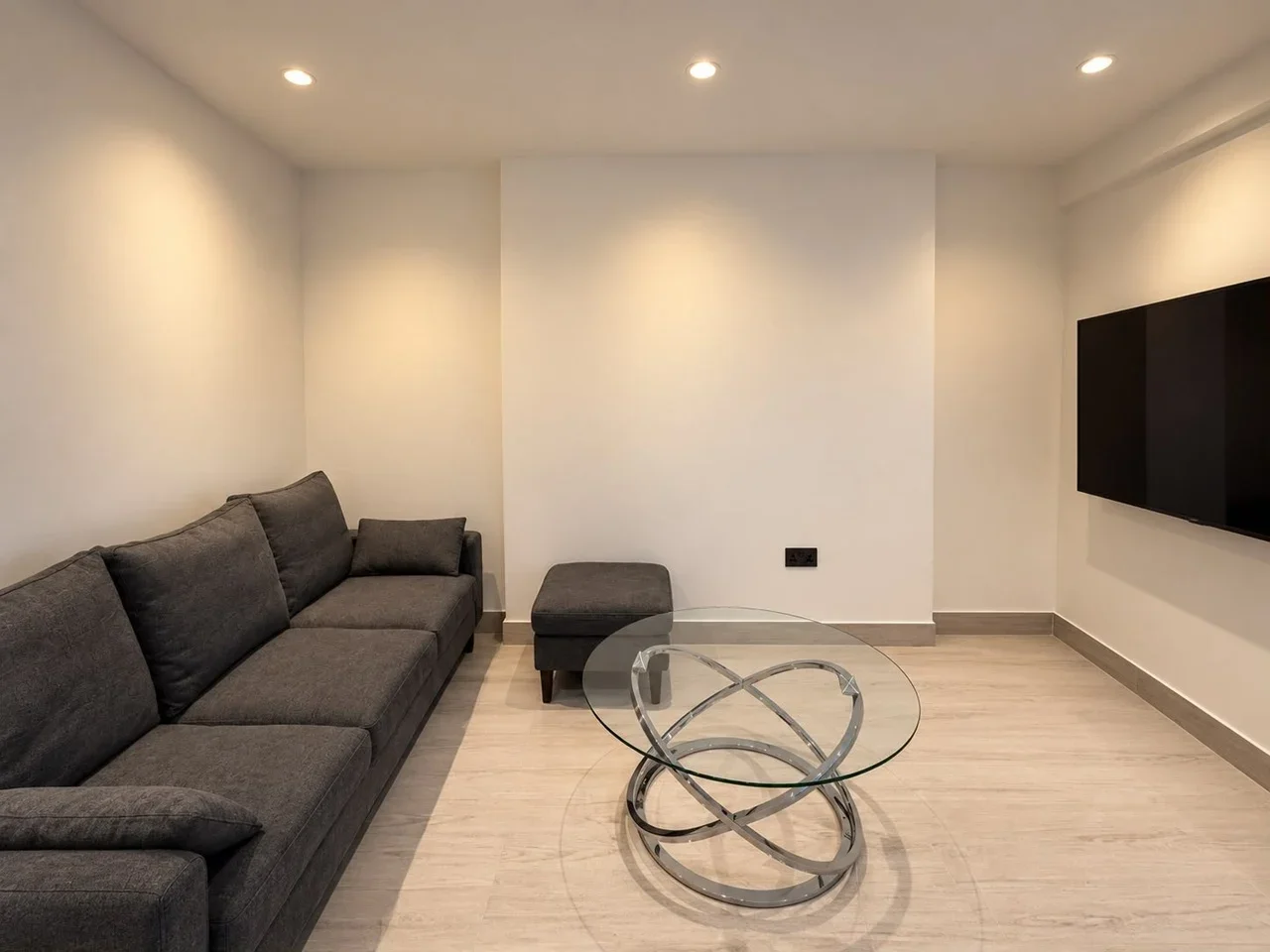 Flat Berryfield Road in Greater London