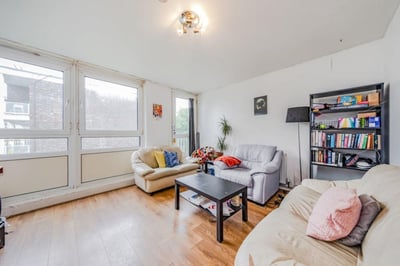Flat Lamble Street in Greater London