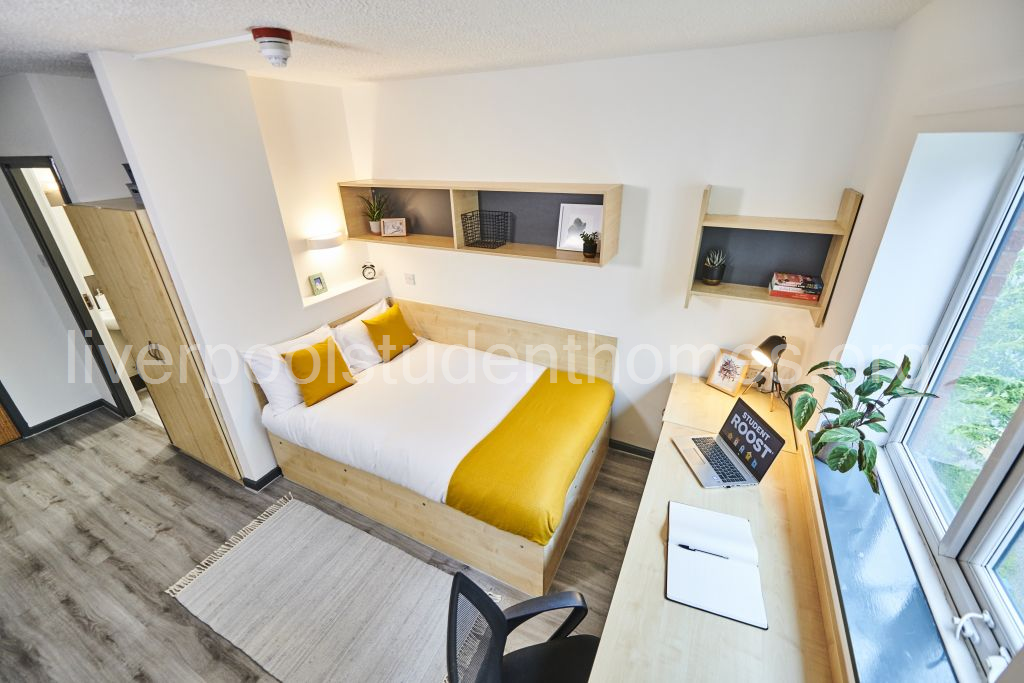 Room Shaw Street in Liverpool