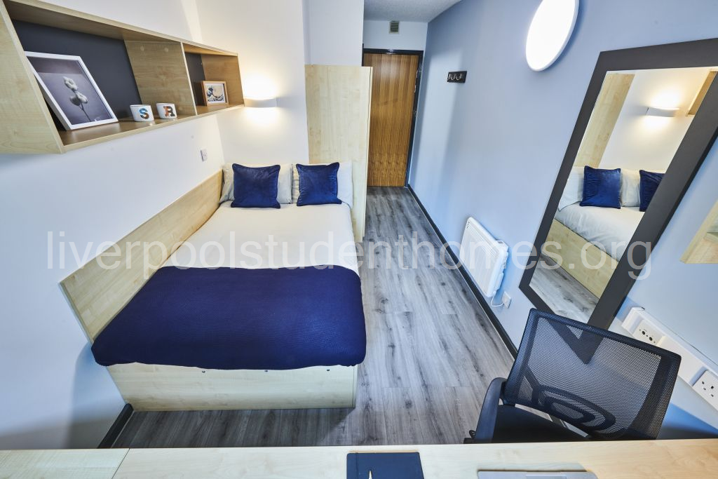 Room Shaw Street in Liverpool