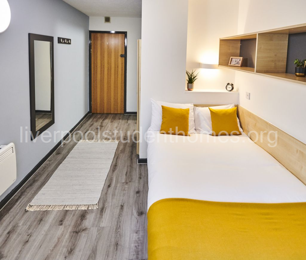 Room Shaw Street in Liverpool