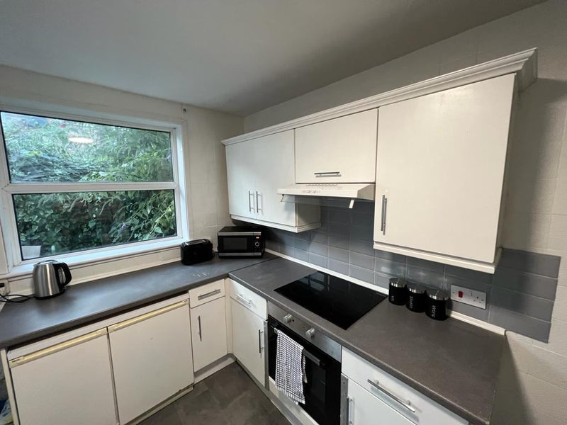 Room Bankburn Road in Liverpool