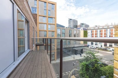 Flat Treveris Street in Greater London