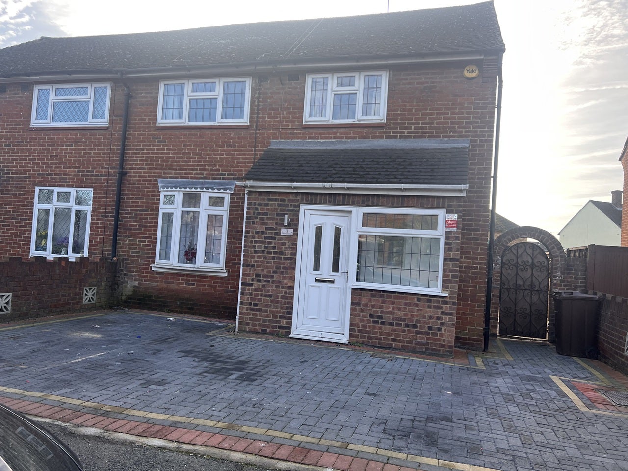 House Gatehope Drive in South Ockendon