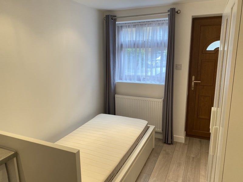 Flat Routh Street in Greater London