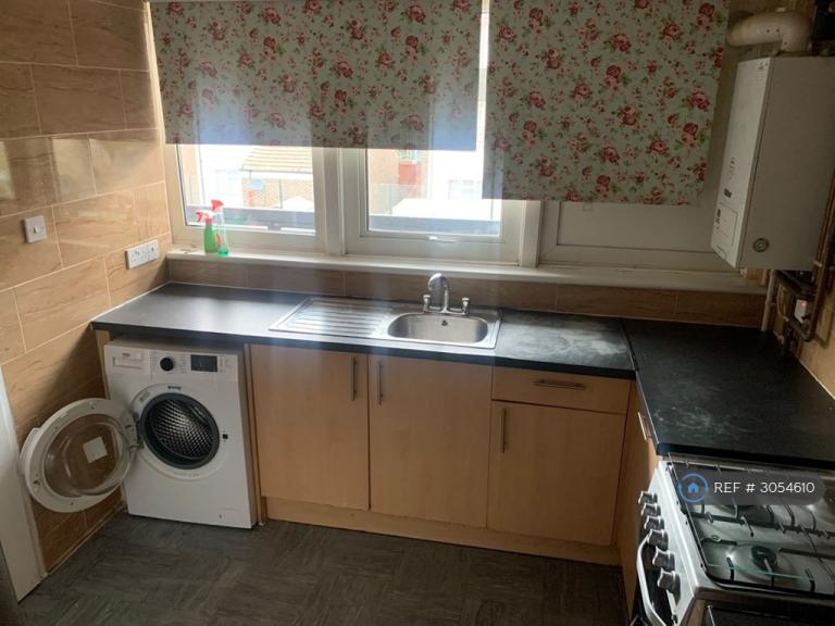 Flat Seabrooke Rise in Grays