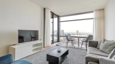 Flat Russell Gardens in Greater London