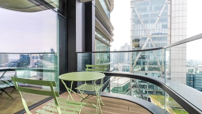 Flat Russell Gardens in Greater London