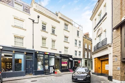 House Avery Row in City of Westminster