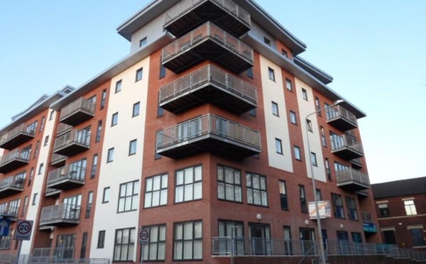 Flat Douglas Court in Preston