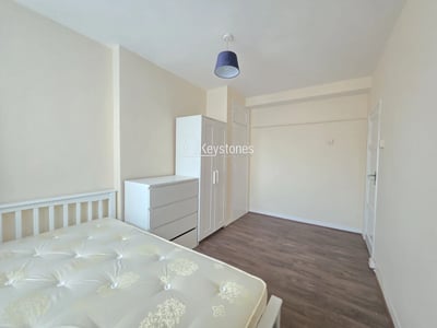 Room Canrobert Street in London