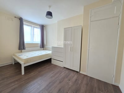 Room Canrobert Street in London