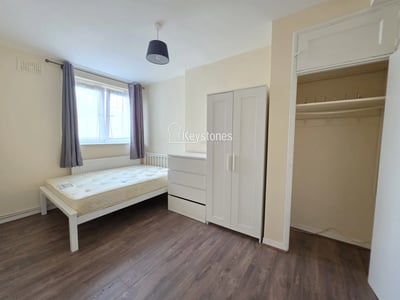 Room Canrobert Street in London