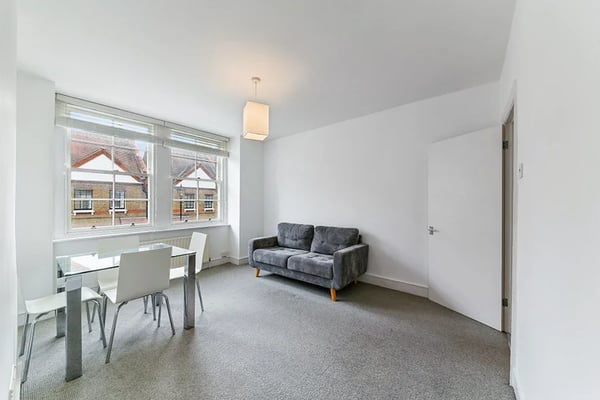 Flat Bryanston Street in London