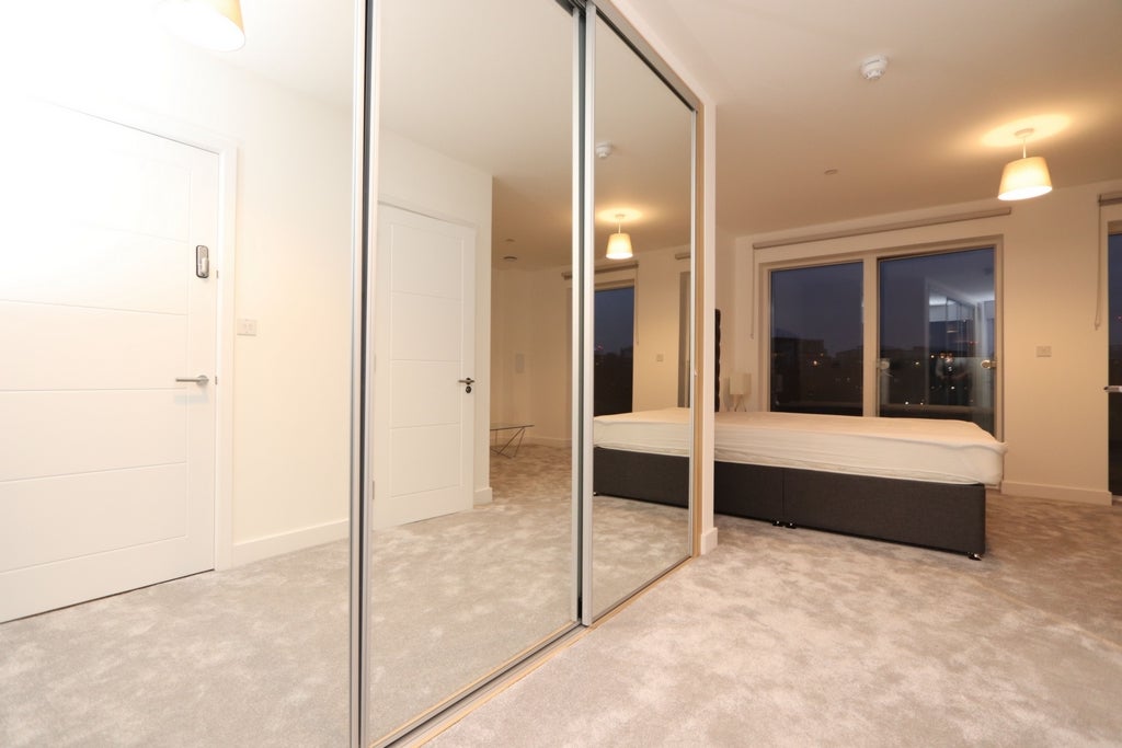 Room Globe Road in Greater London
