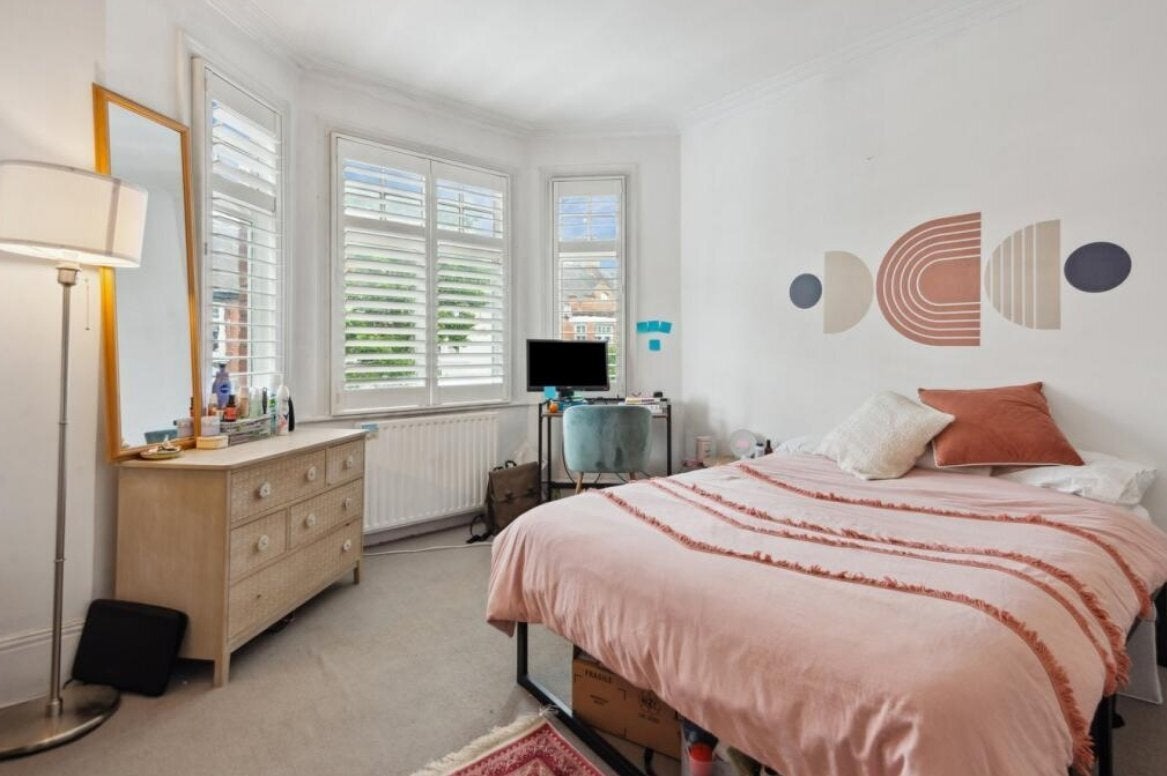 Flat Cowley Road in Greater London