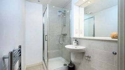 Flat Elmira Way in Salford
