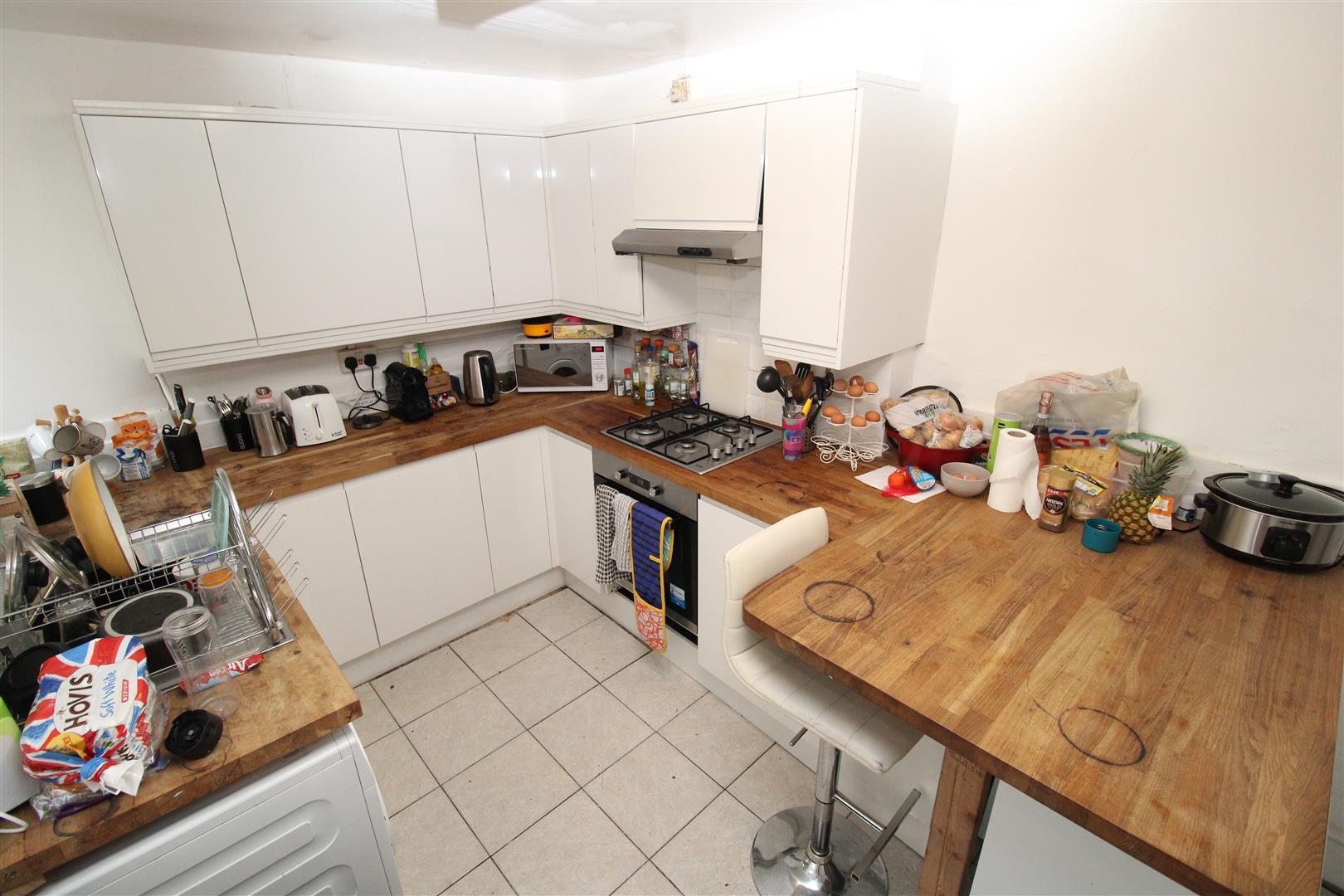 Room Wood Road in Pontypridd