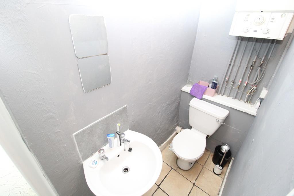 Room Wood Road in Pontypridd