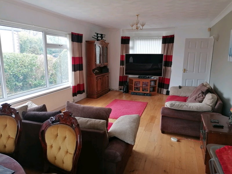 Room Mountain Road in Caerphilly