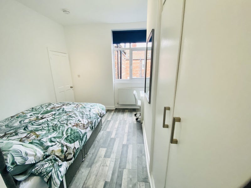 Room Norbreck Avenue in Manchester