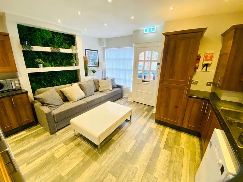 Room Norbreck Avenue in Manchester