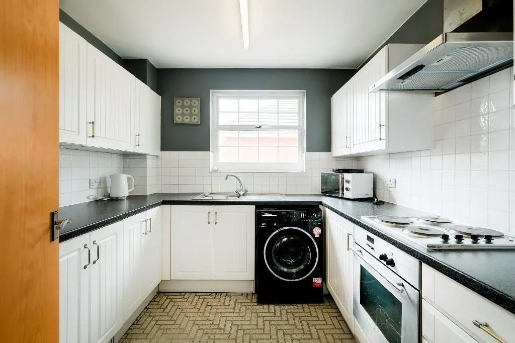 Flat Queensberry Place in Greater London