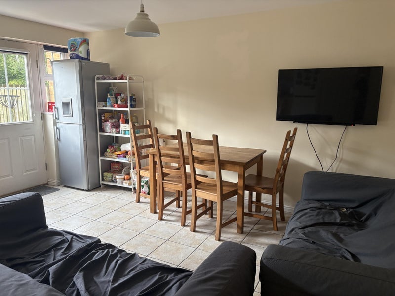Room Wright Way in Bristol